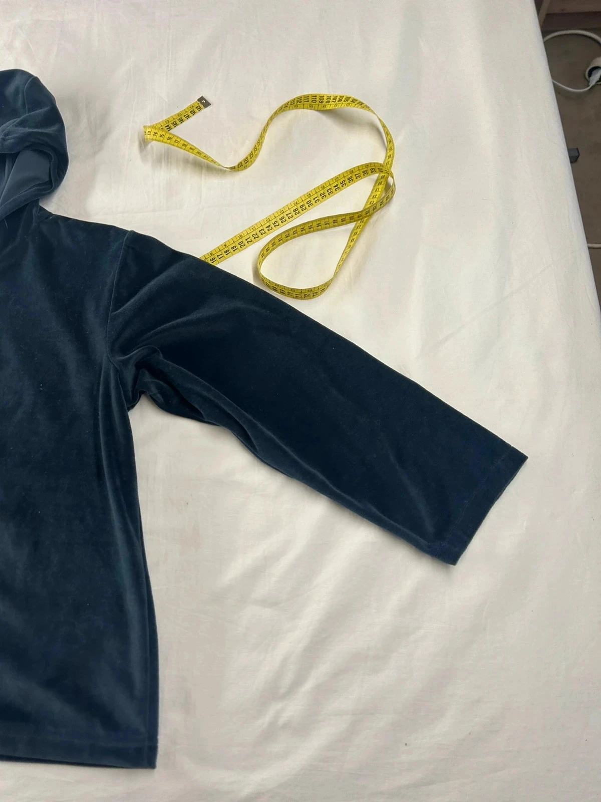 Vintage black hooded lightweight jacket – photo 3